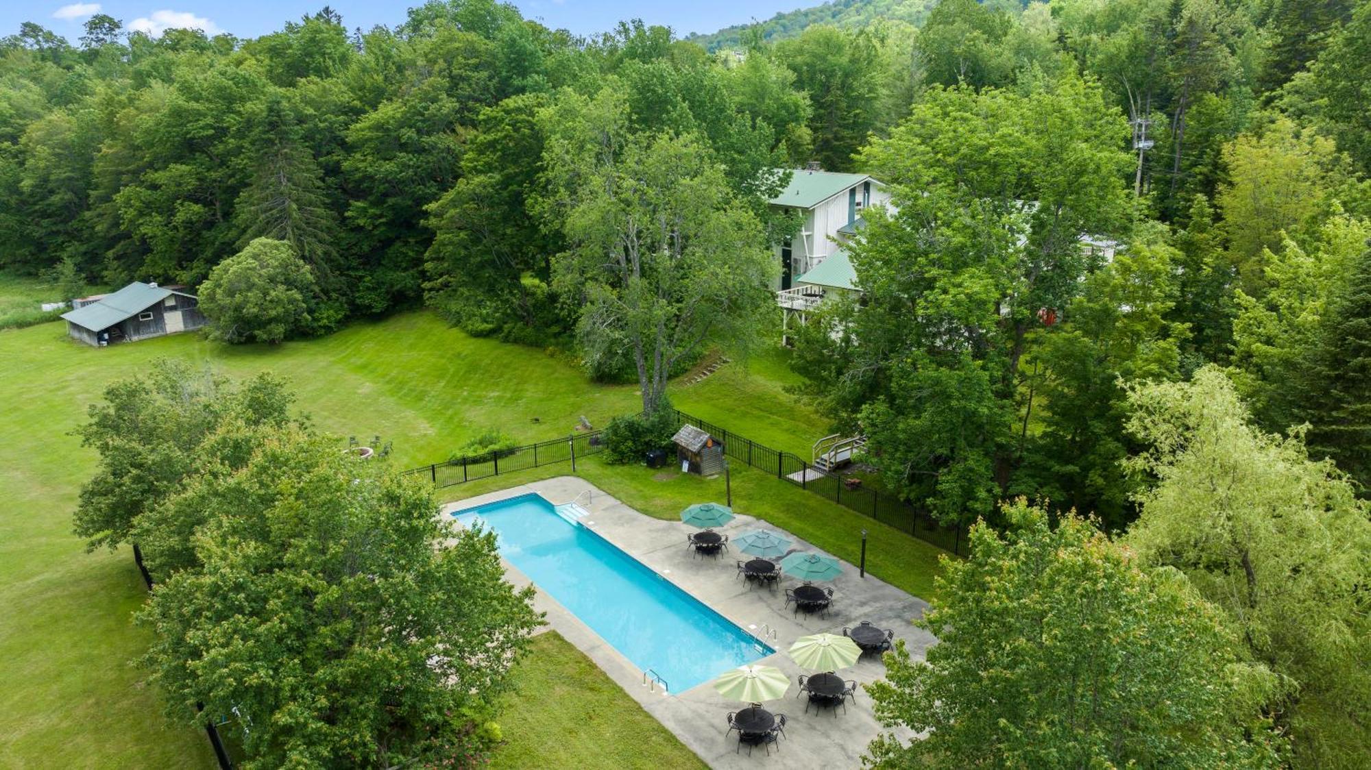 Mountaineer Inn West Dover Εξωτερικό φωτογραφία