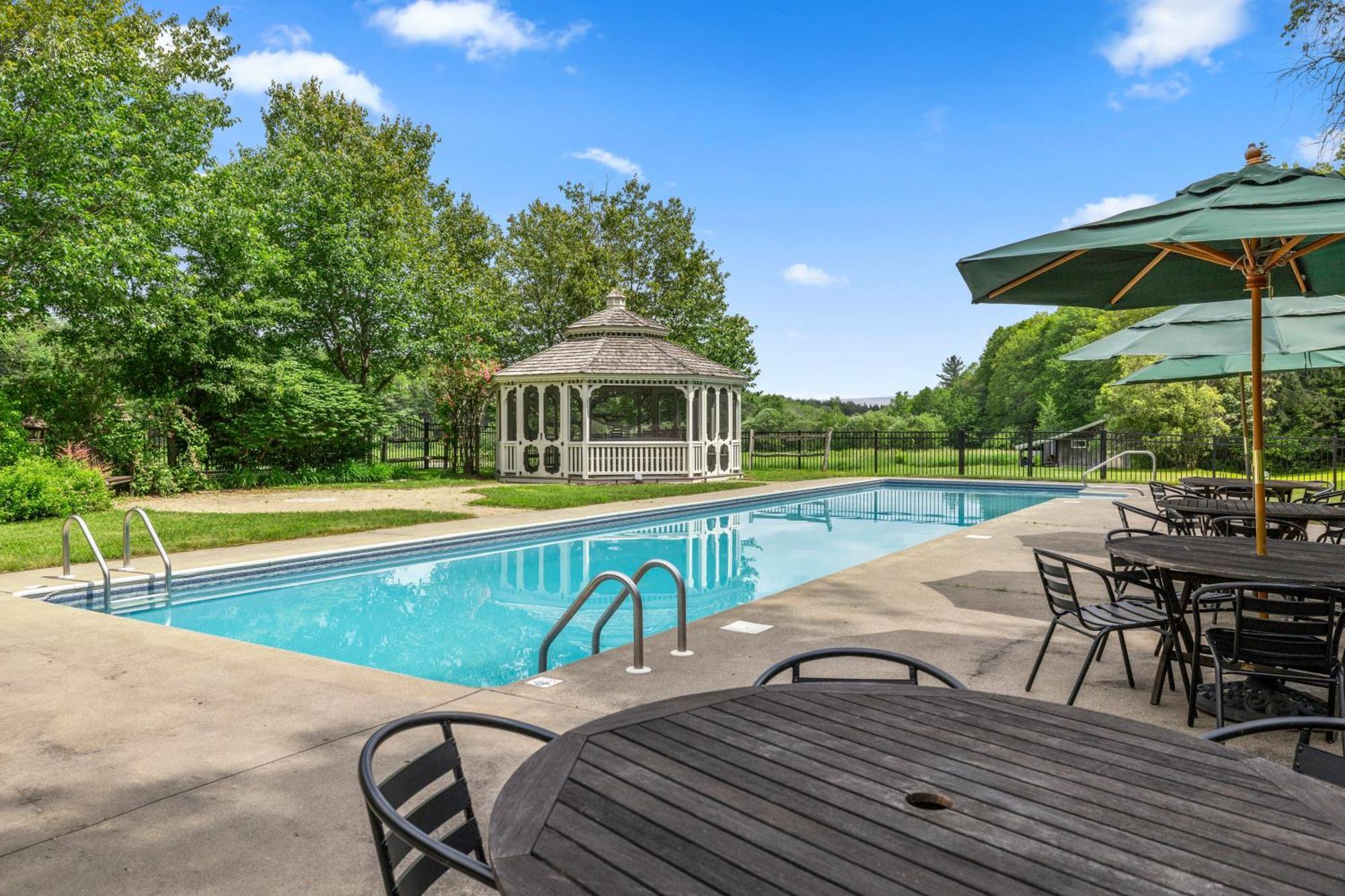 Mountaineer Inn West Dover Εξωτερικό φωτογραφία